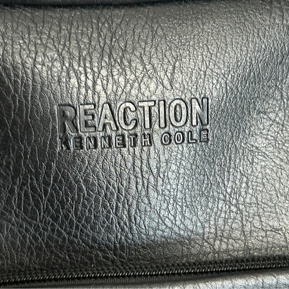 Kenneth Cole Reaction Unisex Modern Dilemma - 15.6" Computer Portfolio R-Tech - Picture 6 of 15
